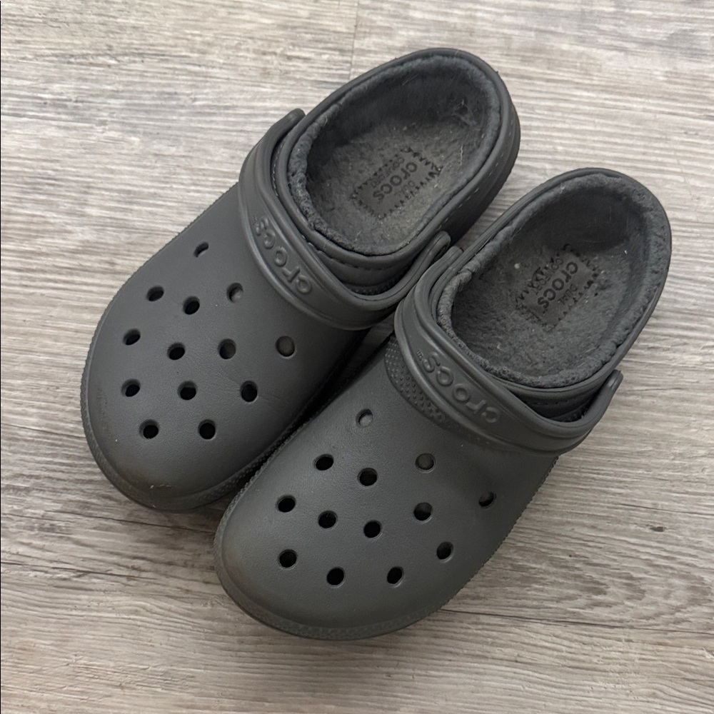 CROCS Mens Cozy Lined Slippers - Dark Gray